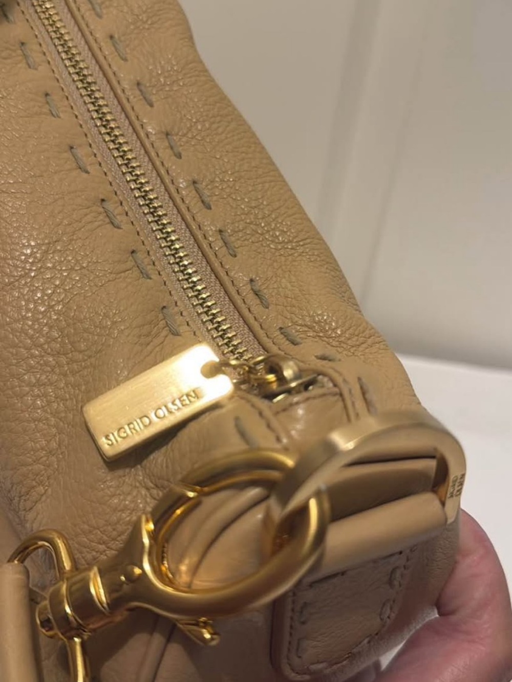 Vintage Sigrid Olsen Pebbled Tan Leather Shoulder Bag with Gold Hardware - Picture 3 of 4